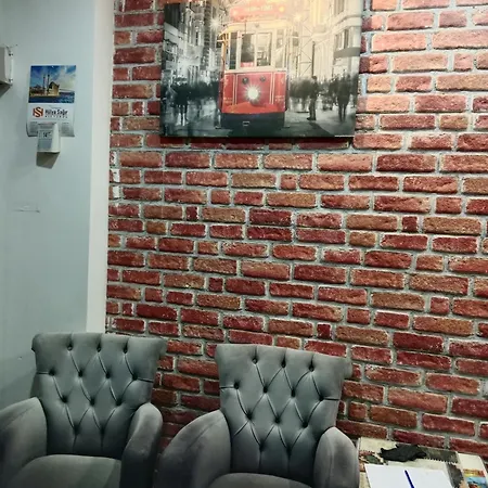 מלון Erkus 3*